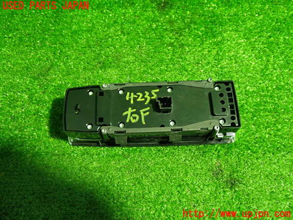 1UPJ-9242356240]ベンツ A180(176042)(W176系)右前パワーウィンドウスイッチ 中古_2