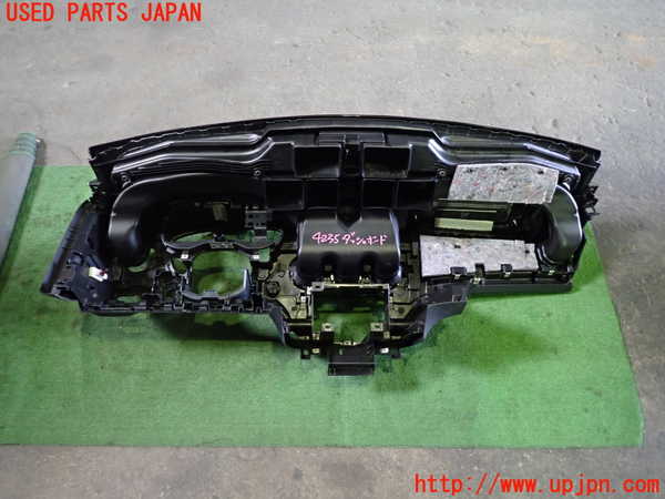 1UPJ-9242357505]ベンツ A180(176042)(W176系)ダッシュボード 中古_3