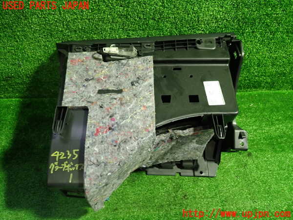 1UPJ-9242357516]ベンツ A180(176042)(W176系)グローブボックス1 中古_4