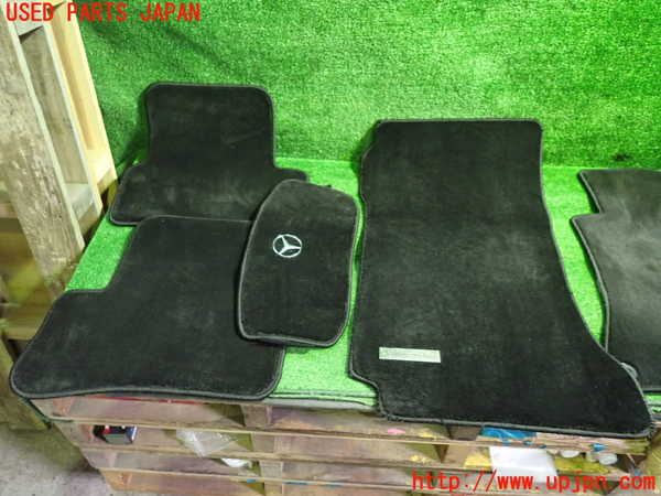 1UPJ-9242357800]ベンツ A180(176042)(W176系)フロアマット 中古_3