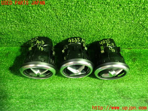1UPJ-9242357528]ベンツ A180(176042)(W176系)エアコン吹き出し口3 (真中) 中古_3