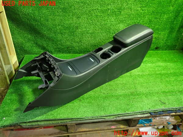 1UPJ-9242357540]ベンツ A180(176042)(W176系)センターコンソール 中古_4