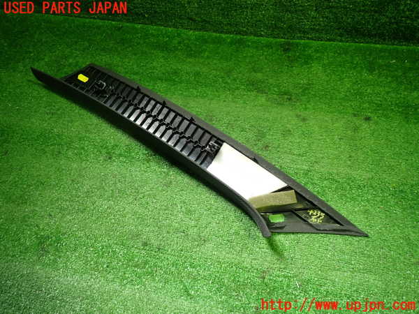 1UPJ-9242357655]ベンツ A180(176042)(W176系)右フロントピラートリム 中古_2