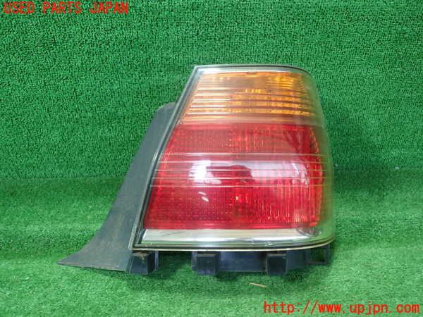 クラウン ロイヤル(JZS171)右テールランプ 中古 924241｜純正中古