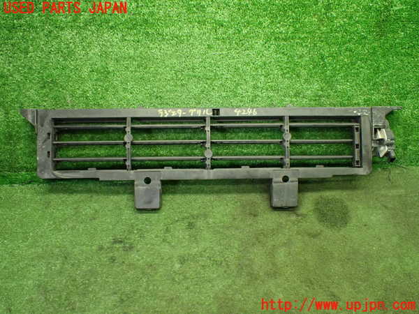 ルノー・トゥインゴ(AHH4B)左テールランプ 中古 924152｜純正中古