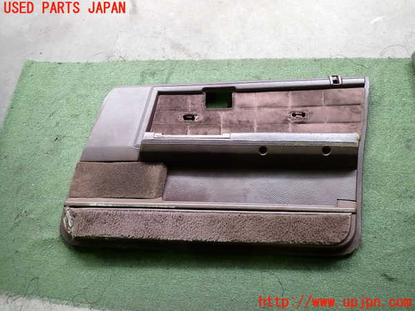 セドリック ワゴン(WY30)右前ドア内張り 中古 【ジャンク品】 924263
