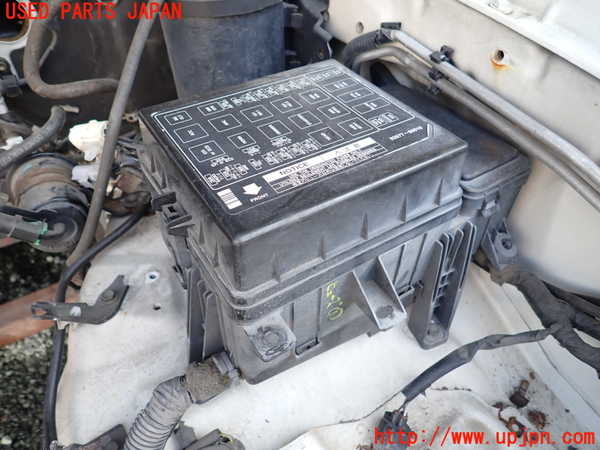 ランクル100系(HDJ101K)ヒューズボックス1 中古 923485｜純正中古