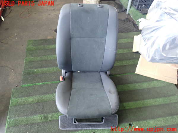 ハイエースバン200系 助手席シートの中古部品を販売中｜純正中古パーツ