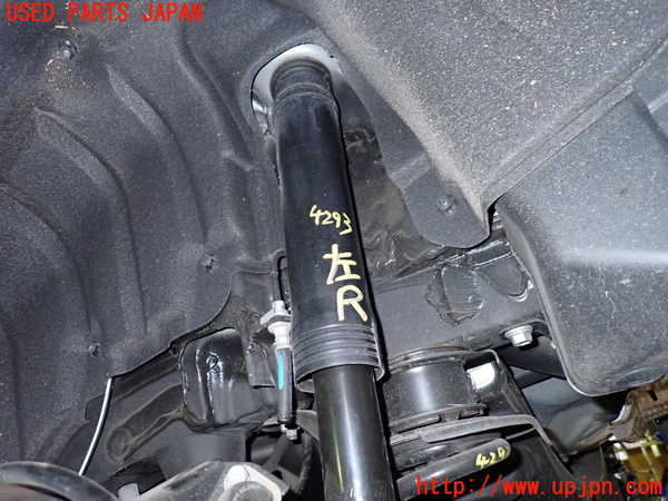 レクサス・CT200h(ZWA10)左リアショックアブソーバー 中古 923182