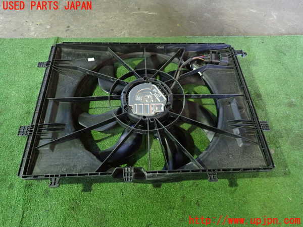 ファンヒーター　扇風機 ベンツ C200 ステーションワゴン(205242)(S205)電動ファン1 中古