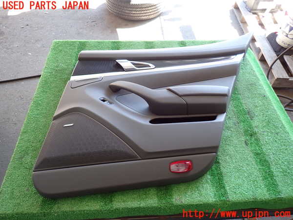 ポルシェ　パナメーラ　右リアドア内装 ポルシェ・パナメーラ GTS 右後ドア内張りの中古部品を販売中｜純正