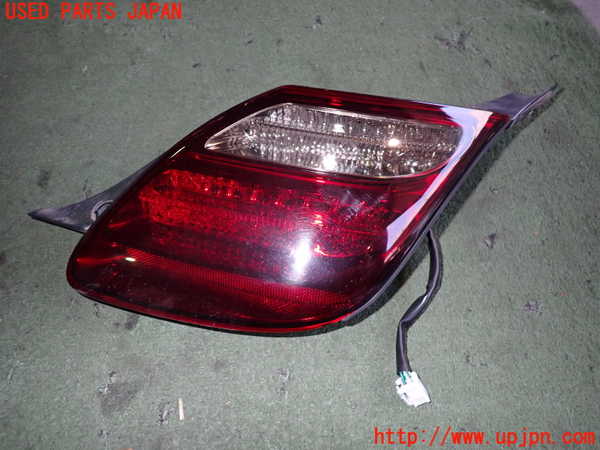 レクサス・SC430(UZZ40)右テールランプ 中古 924333｜純正中古パーツ