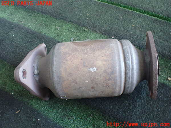 セルシオ(UCF31)触媒1 中古 924348｜純正中古パーツ市場のUPJ.Parts