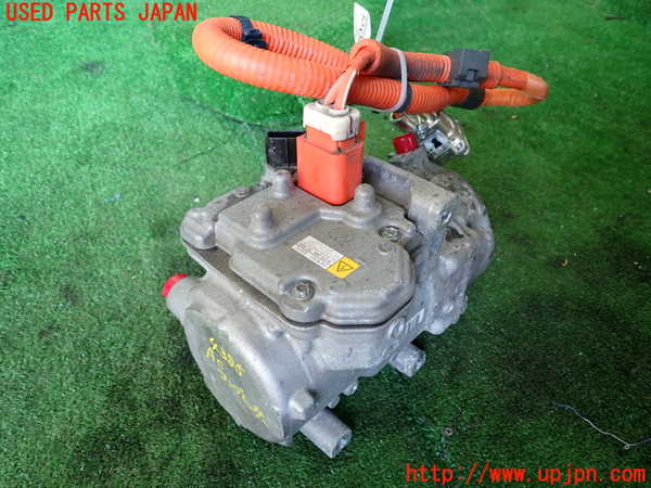 レクサス・IS300h(AVE30)左フロントナックルハブ 中古 924385｜純正