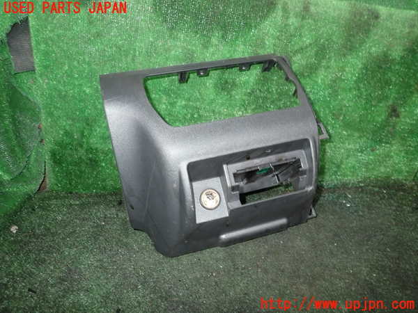 ハイエースバン200系(KDH201V)右前パワーウィンドウスイッチ 中古