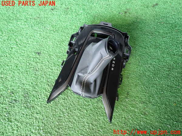 トヨタ カローラ ツーリング ハイブリッドの中古部品を販売中｜純正